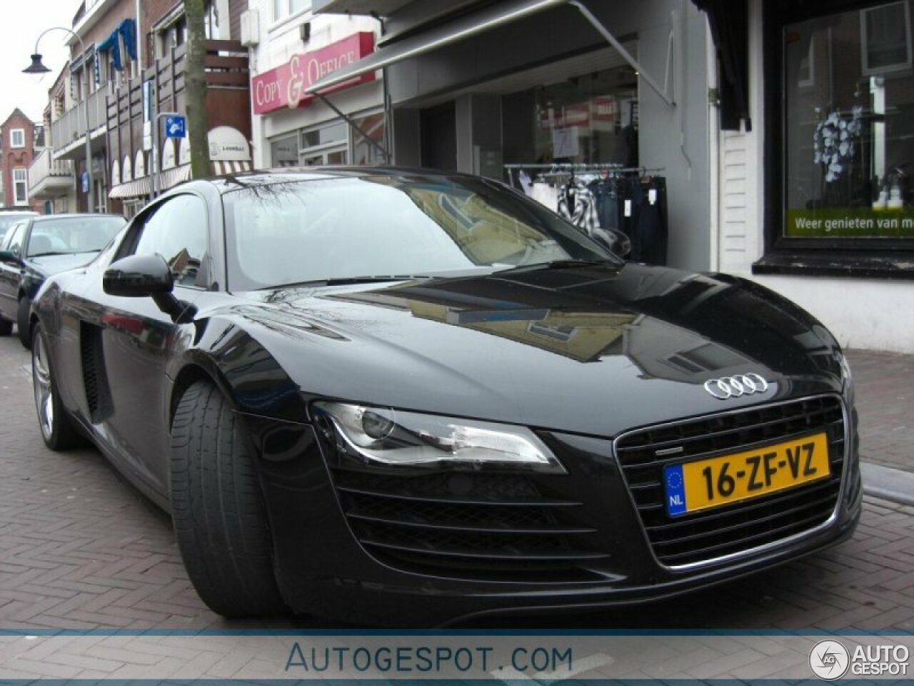 Audi R8