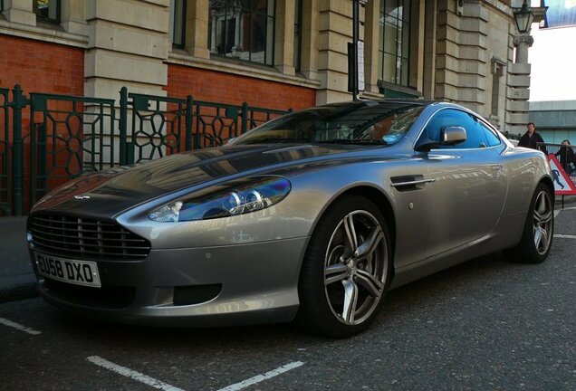 Aston Martin DB9