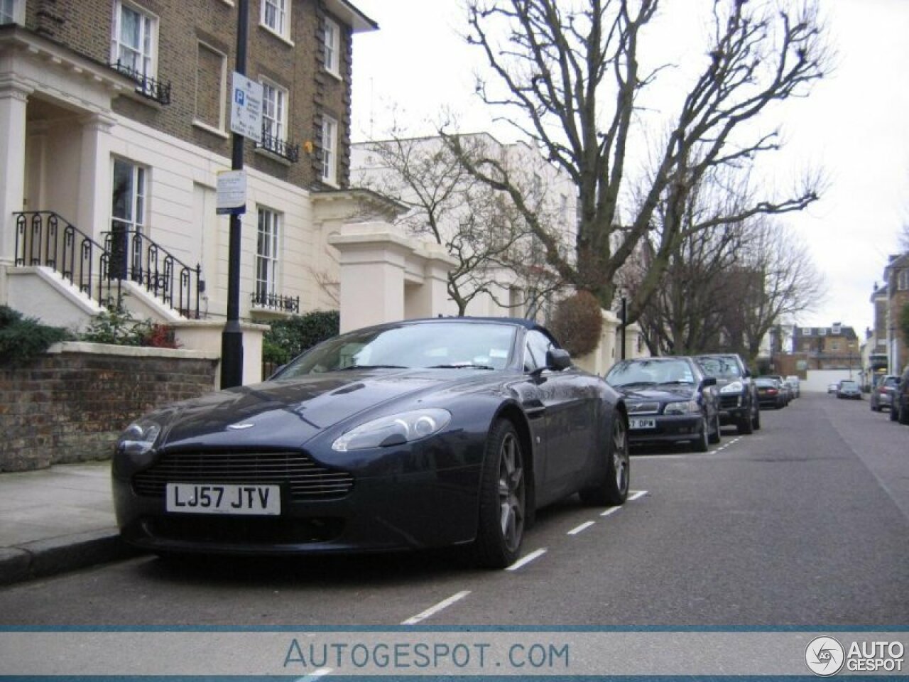 Aston Martin V8 Vantage Roadster