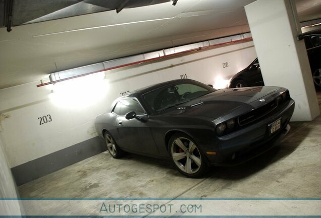 Dodge Challenger SRT-8