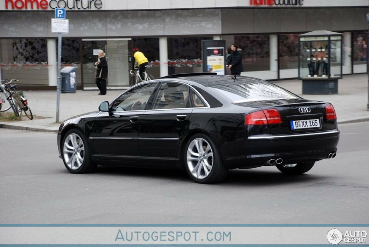 Audi S8 D3