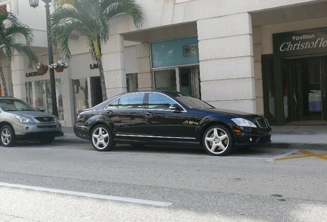 Mercedes-Benz S 65 AMG V221