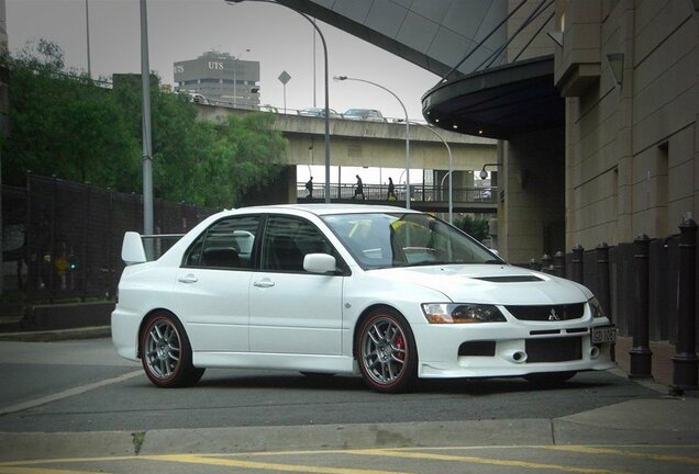 Mitsubishi Lancer Evolution IX FQ