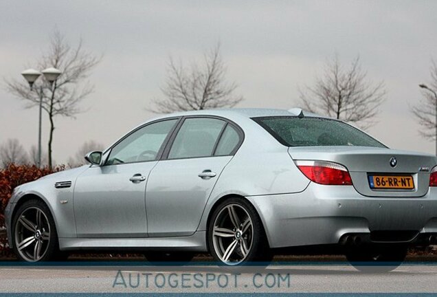 BMW M5 E60 2005