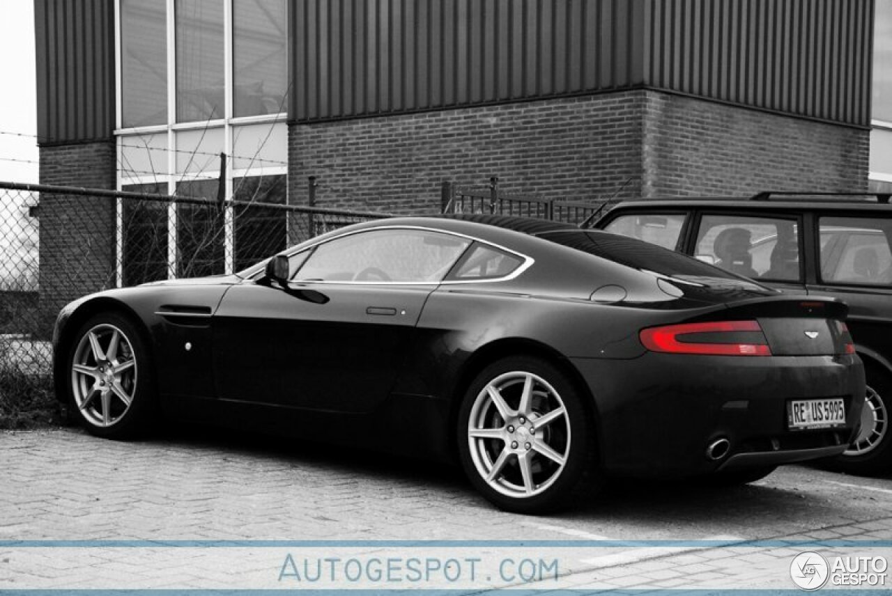 Aston Martin V8 Vantage