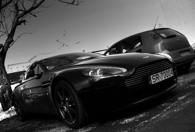 Aston Martin V8 Vantage