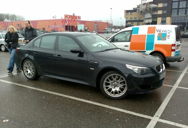 BMW M5 E60 2005