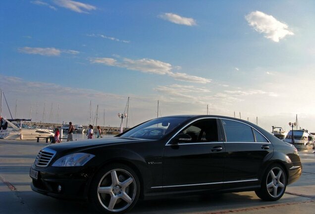 Mercedes-Benz S 65 AMG V221