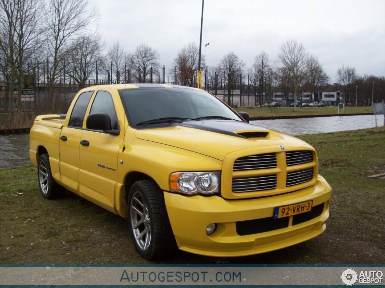 Dodge RAM SRT-10 Quad-Cab Yellow Fever Edition