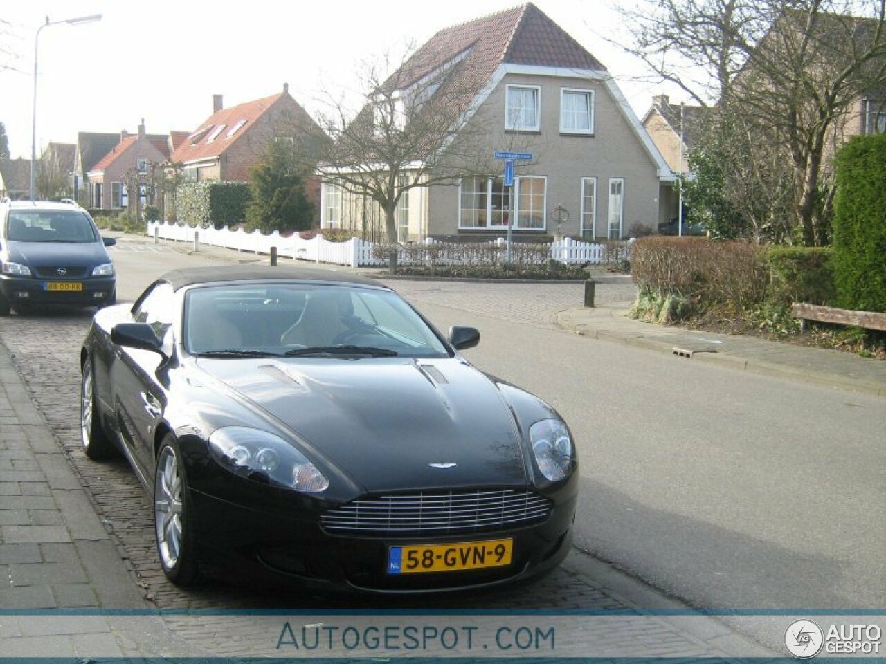 Aston Martin DB9 Volante