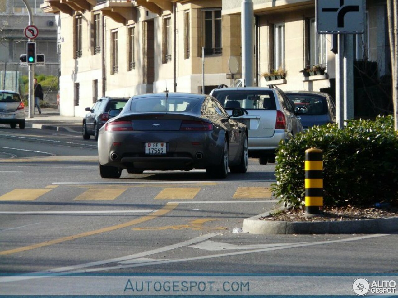 Aston Martin V8 Vantage