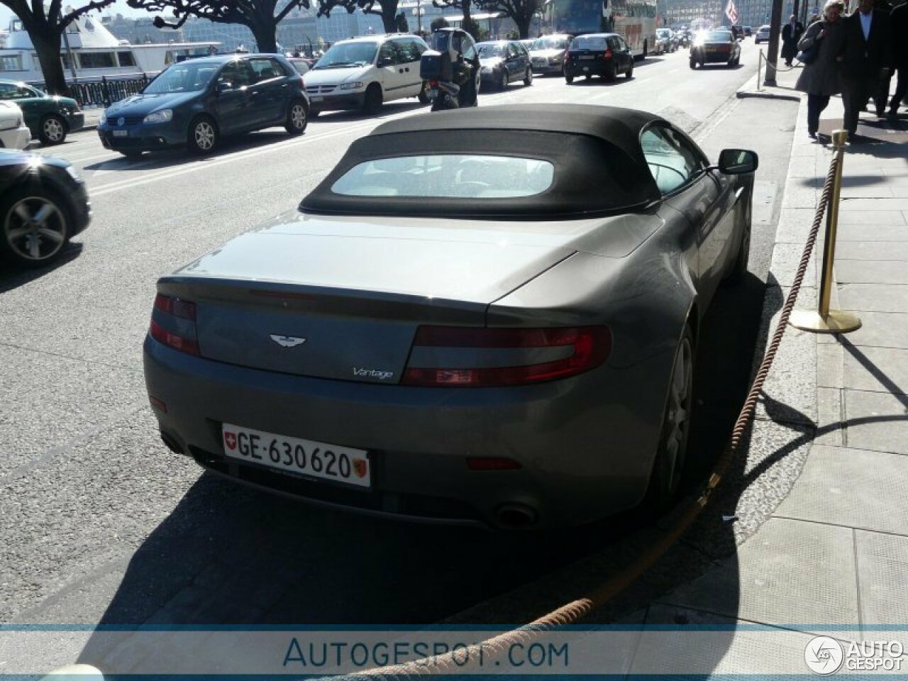 Aston Martin V8 Vantage Roadster