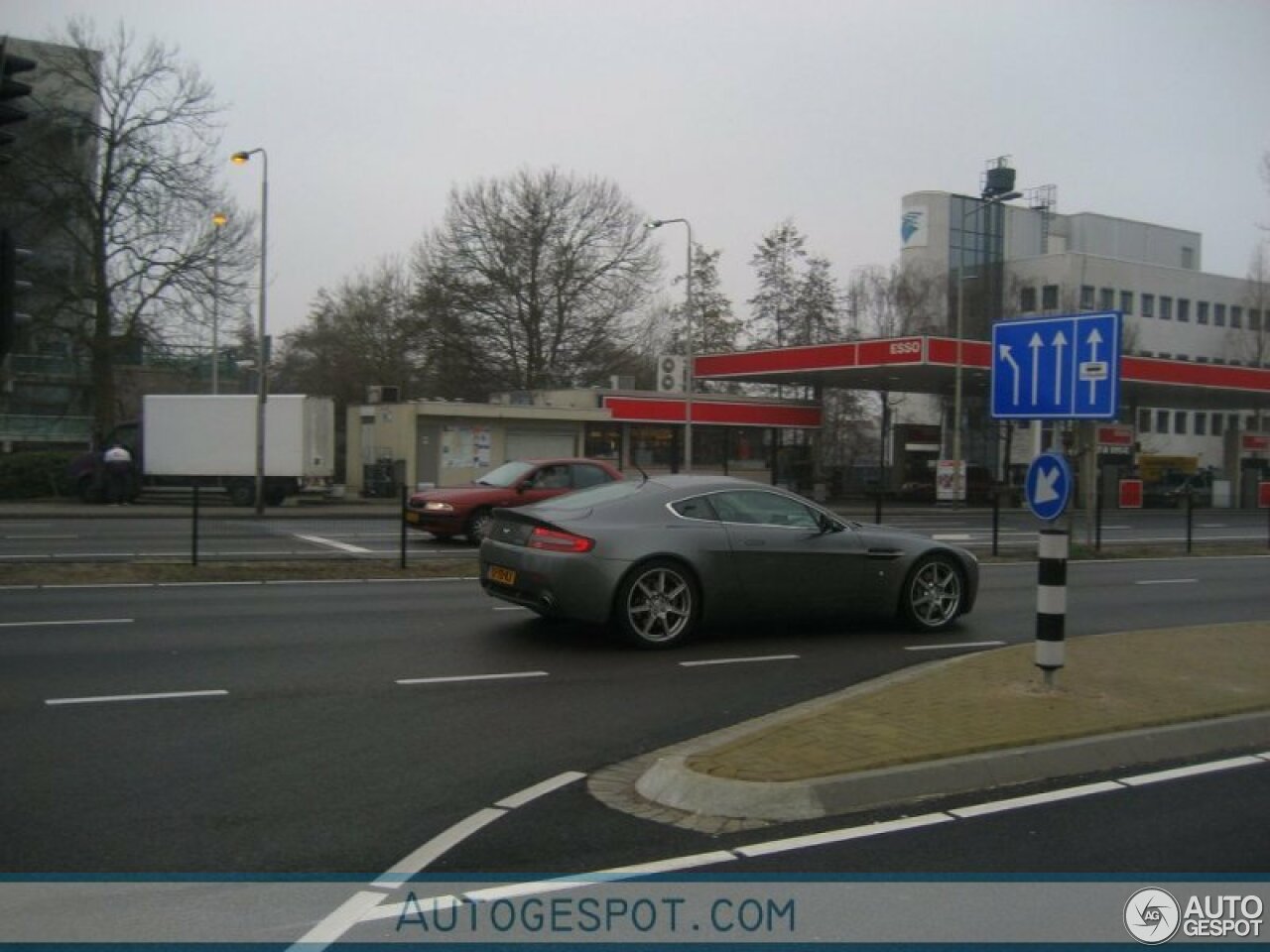 Aston Martin V8 Vantage