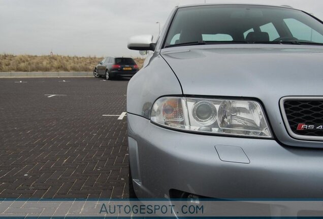 Audi RS4 Avant B5