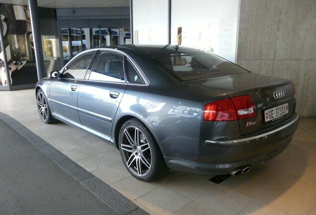 Audi S8 D3