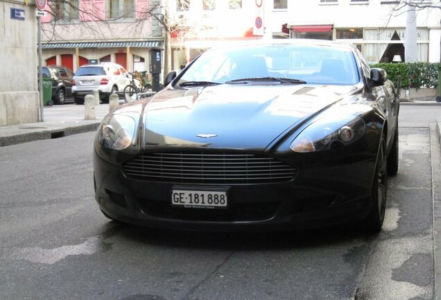 Aston Martin DB9