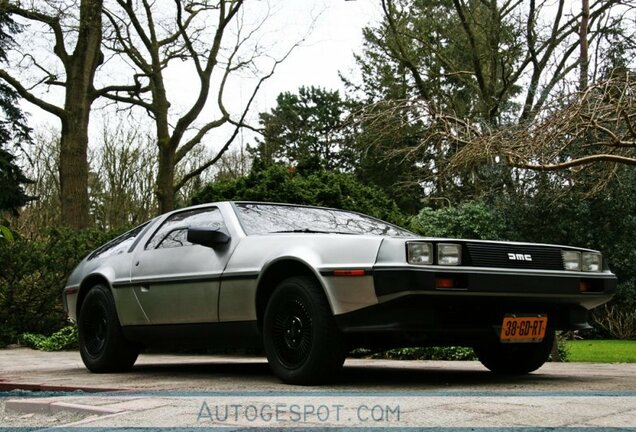 DeLorean DMC-12