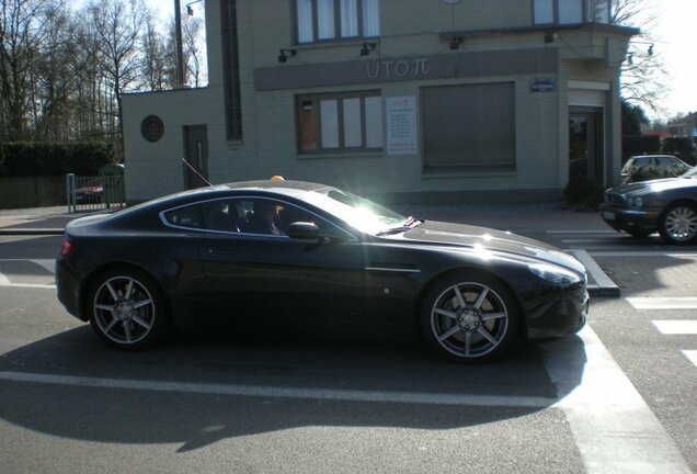 Aston Martin V8 Vantage