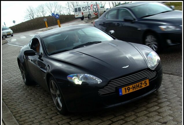 Aston Martin V8 Vantage