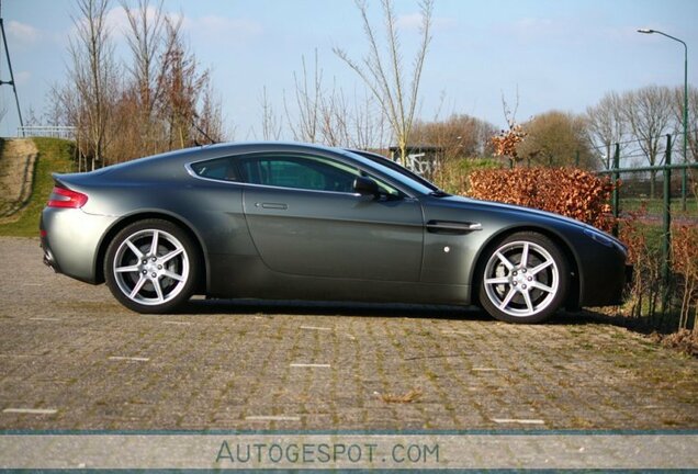 Aston Martin V8 Vantage