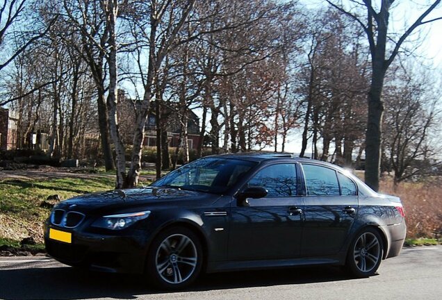 BMW M5 E60 2005