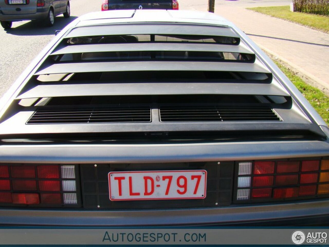 DeLorean DMC-12