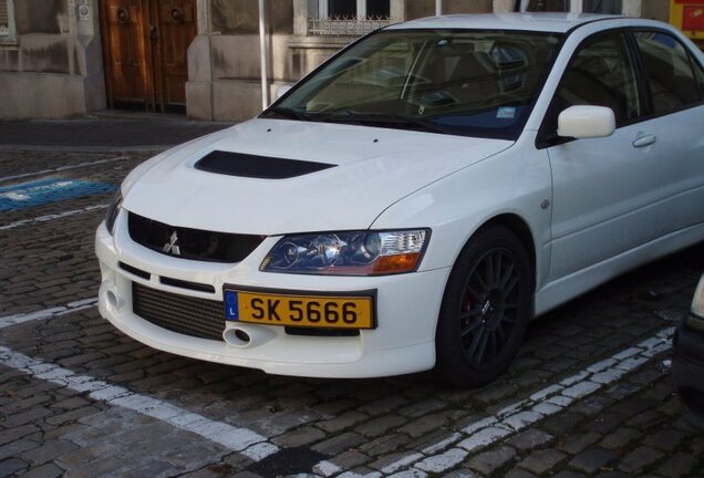 Mitsubishi Lancer Evolution IX FQ