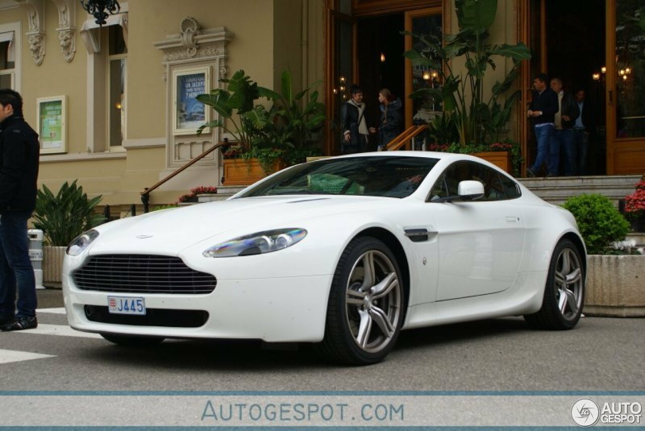 Aston Martin V8 Vantage N400