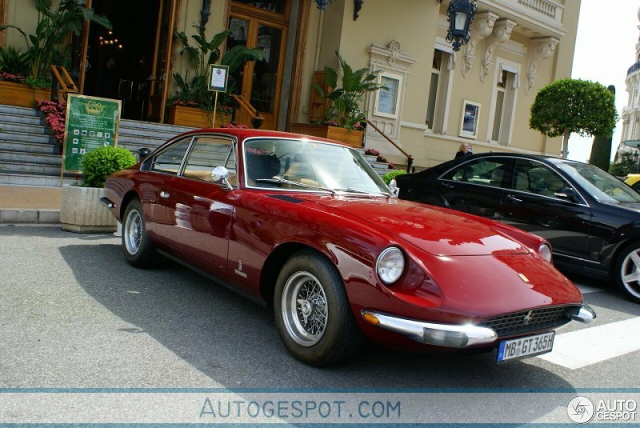 Ferrari 365 GT 2+2