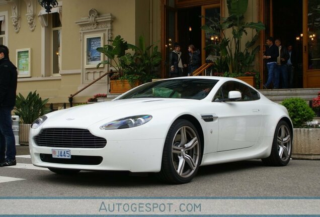 Aston Martin V8 Vantage N400