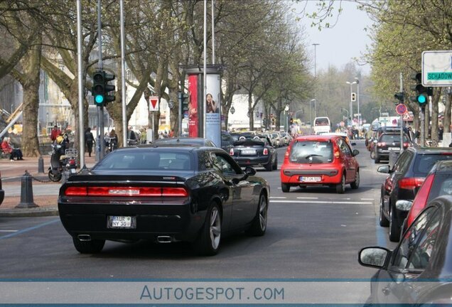 Dodge Challenger SRT-8