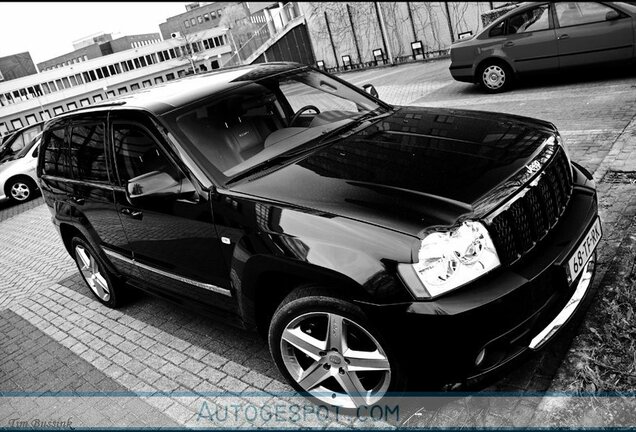 Jeep Grand Cherokee SRT-8 2005