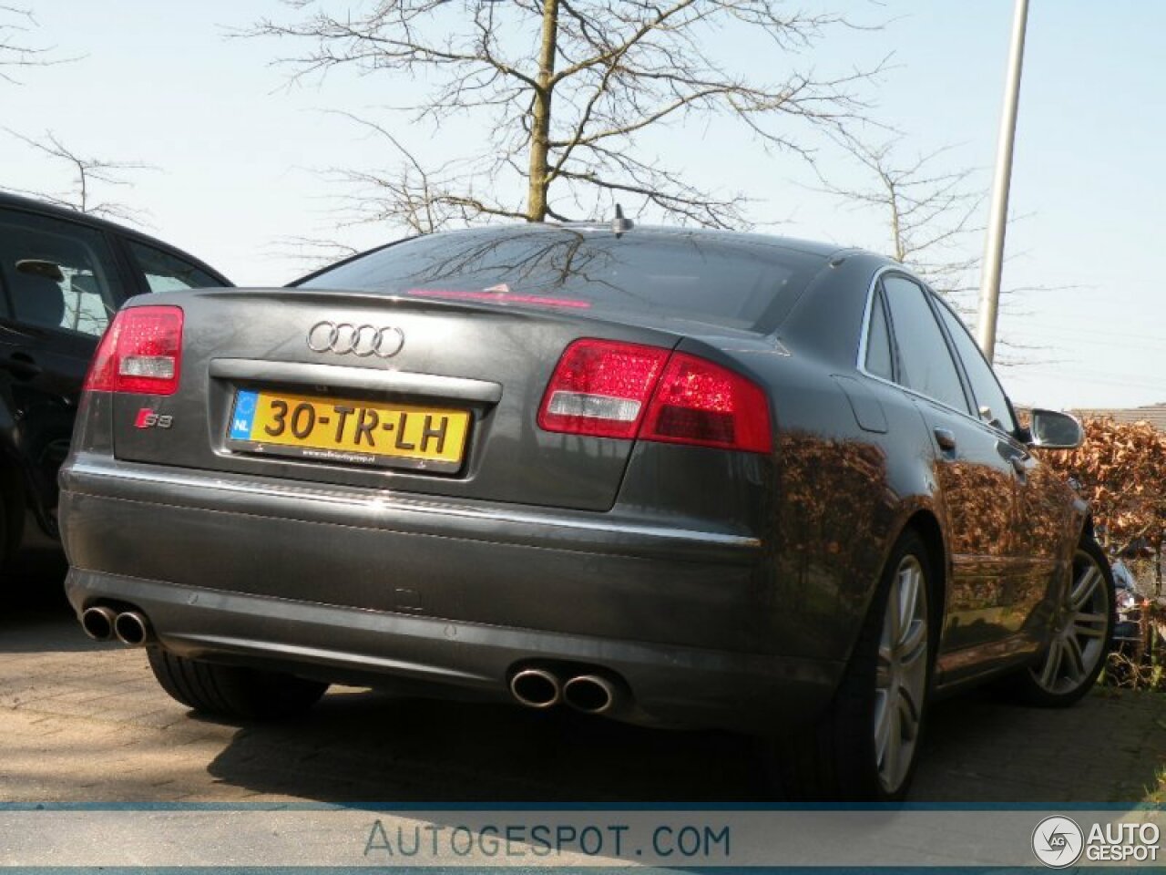 Audi S8 D3