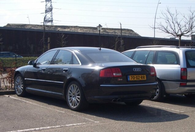 Audi S8 D3