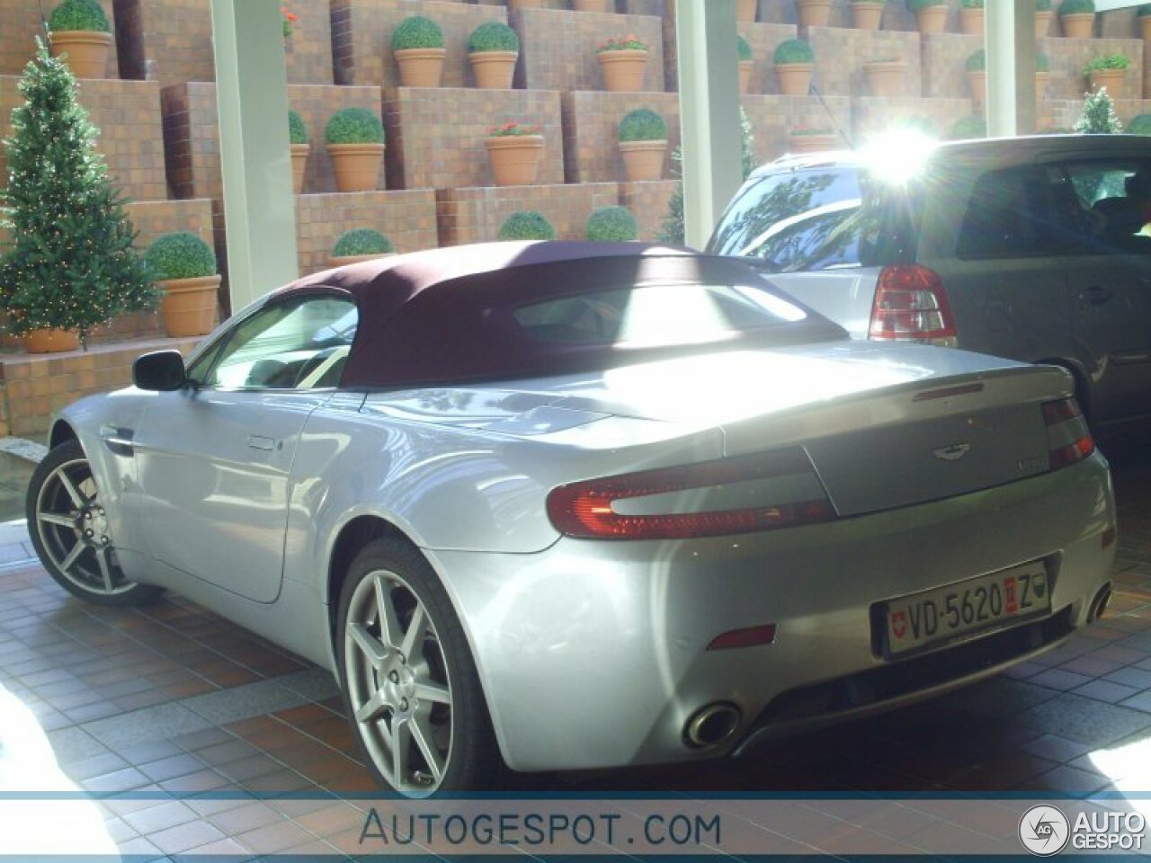 Aston Martin V8 Vantage Roadster