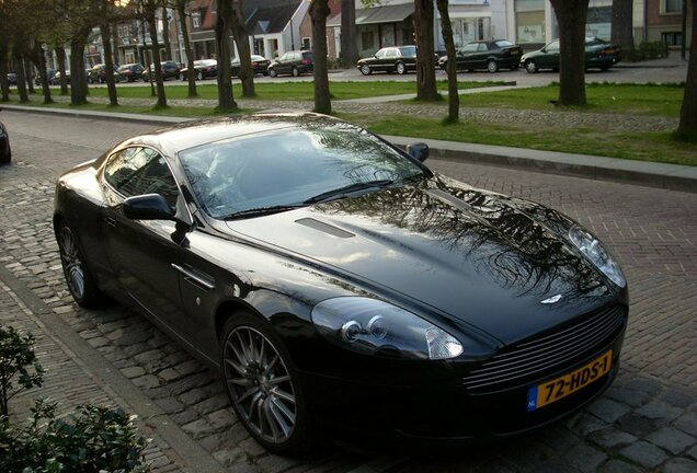 Aston Martin DB9