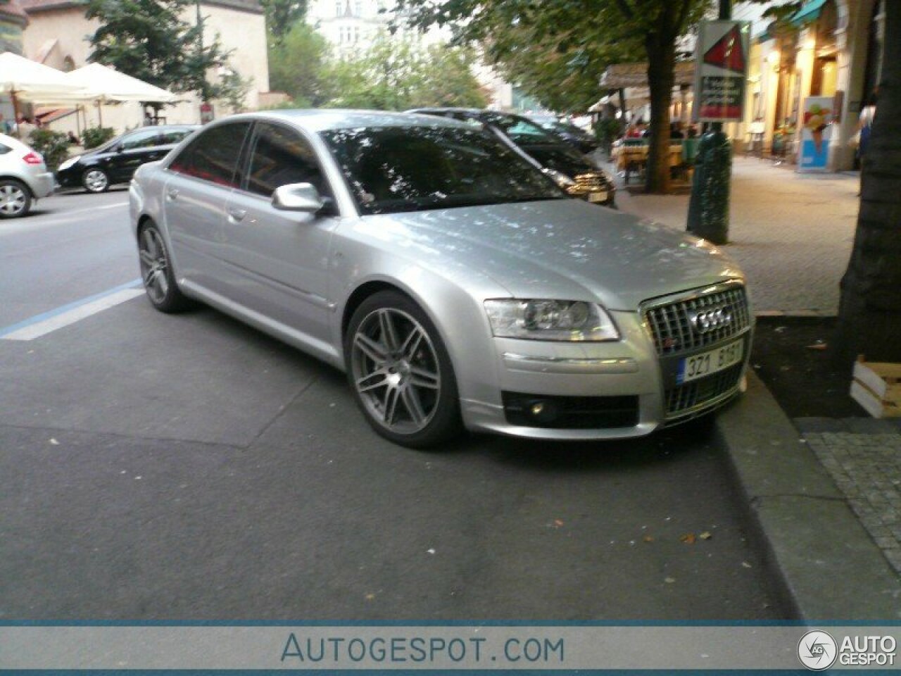 Audi S8 D3