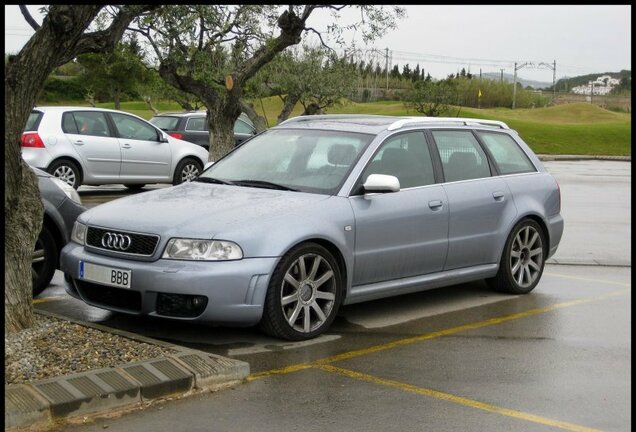 Audi RS4 Avant B5