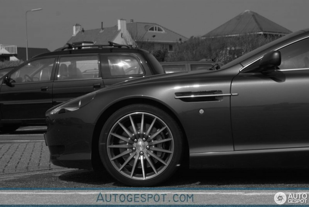 Aston Martin DB9