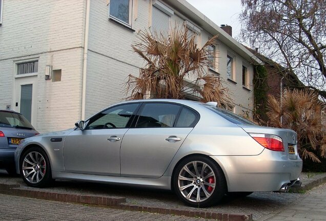 BMW M5 E60 2005