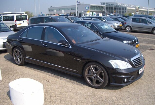 Mercedes-Benz S 65 AMG V221