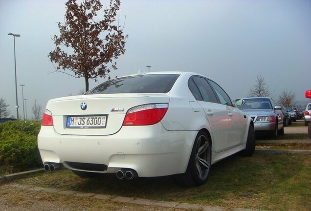 BMW M5 E60 2005