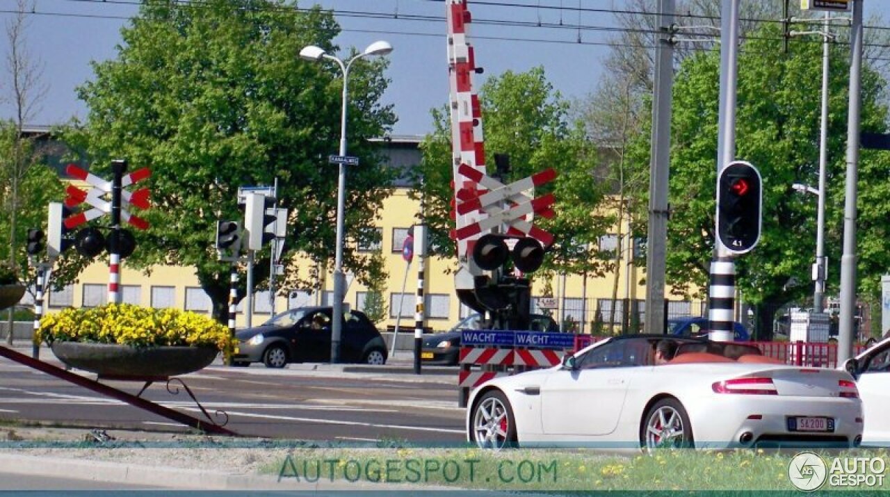 Aston Martin V8 Vantage Roadster