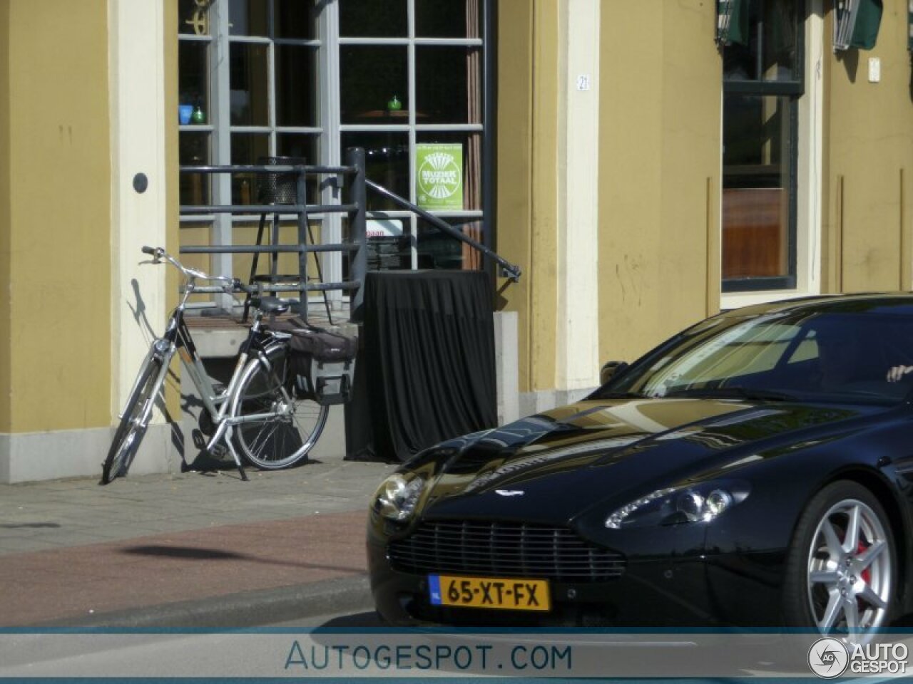 Aston Martin V8 Vantage