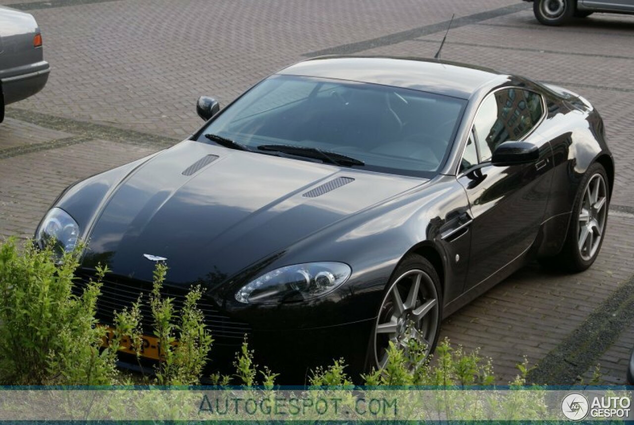 Aston Martin V8 Vantage