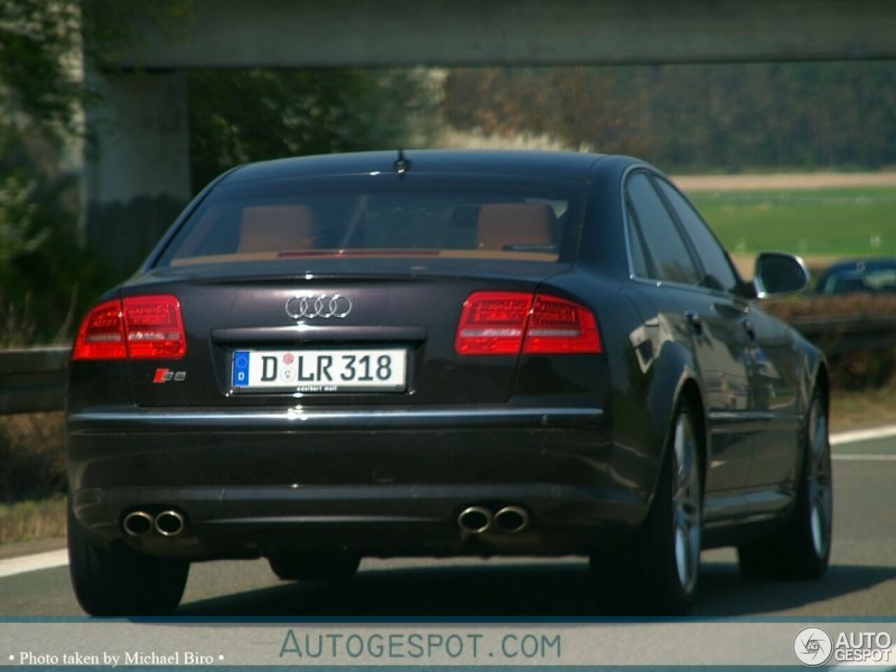 Audi S8 D3