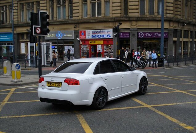 Audi RS4 Sedan