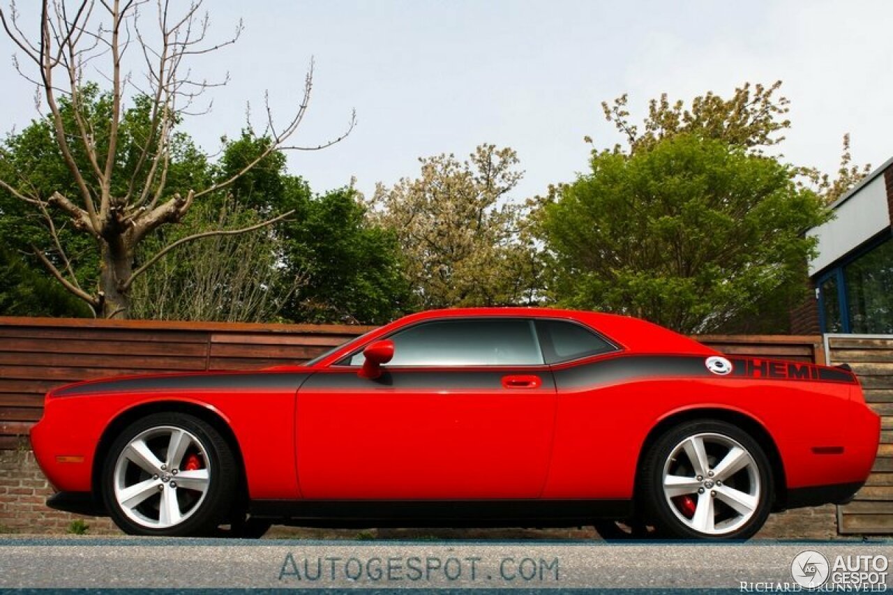 Dodge Challenger SRT-8