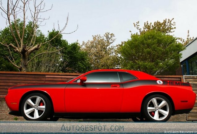 Dodge Challenger SRT-8