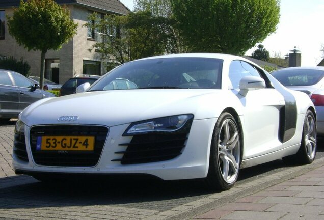 Audi R8